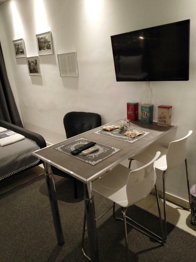 Mini Central Studio Салоники Экстерьер фото